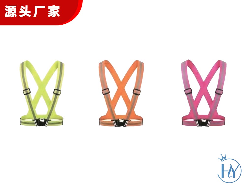 材质升级高档反光棉、LED 款式背心提升防护等级